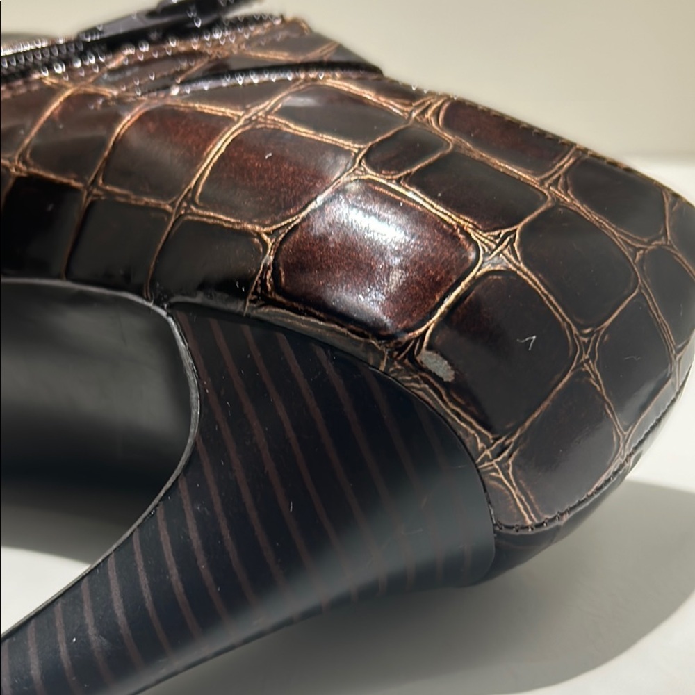 Brown Crocodile Pattern Ankle shoe - Picture 7 of 10